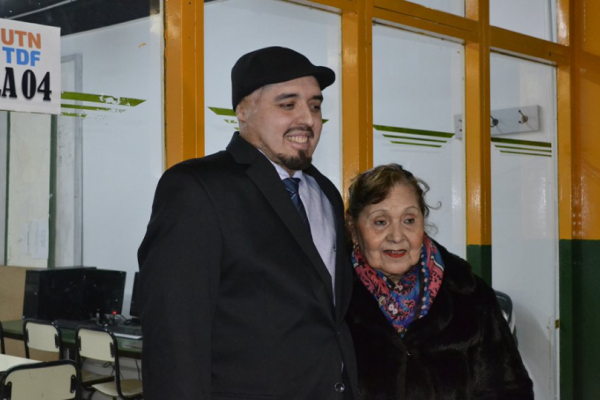 “Mi fuerza por vivir fue mi familia y la comunidad fueguina” dijo Nicolás Brizuela tras graduarse como Ingeniero Industrial