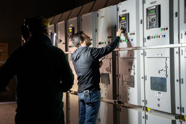 Se llevó a cabo con éxito la prueba de los equipos a combustión para el refuerzo de energía en Ushuaia
