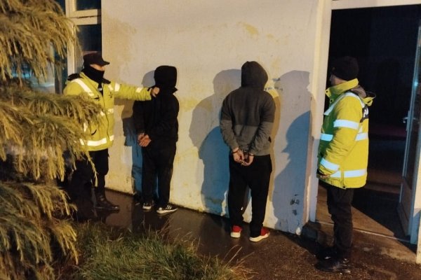 Atrapados en el acto: Policía sorprende a delincuentes en local de Río Grande
