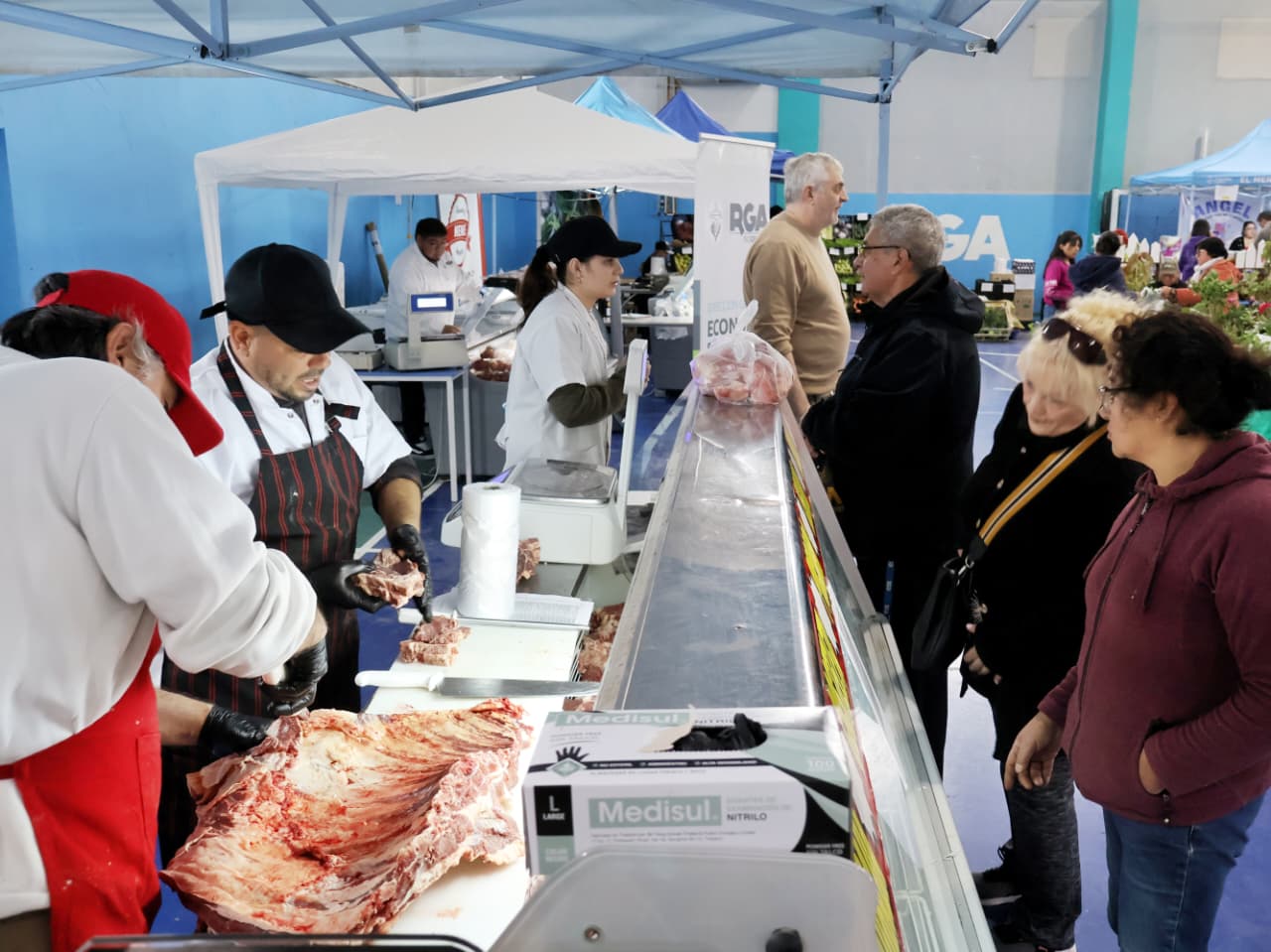 Gran acompañamiento ennla primera edición 2026 de «El Mercado en tu Barrio»