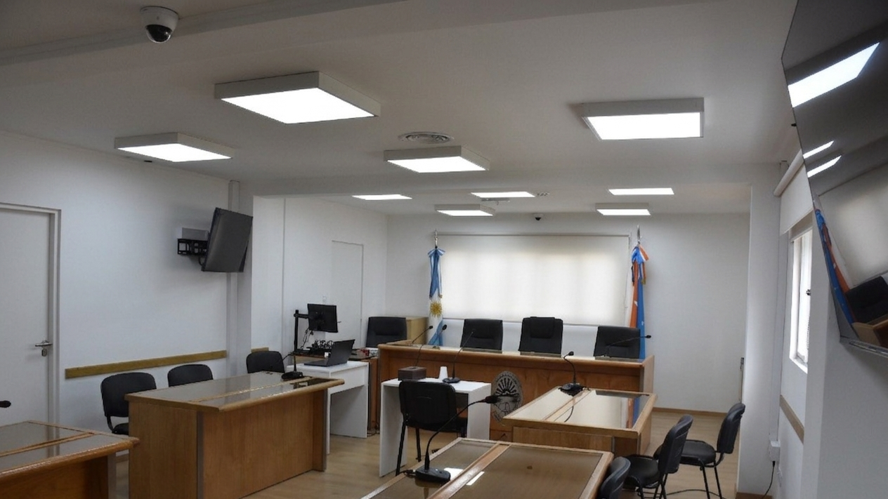 Comienza un juicio contra un hombre acusado de asaltar a un remisero en Río Grande