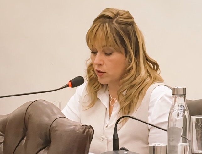 Natalia Gracianía: “La prioridad es resolver los problemas urgentes de los fueguinos, después discutir reforma constitucional”