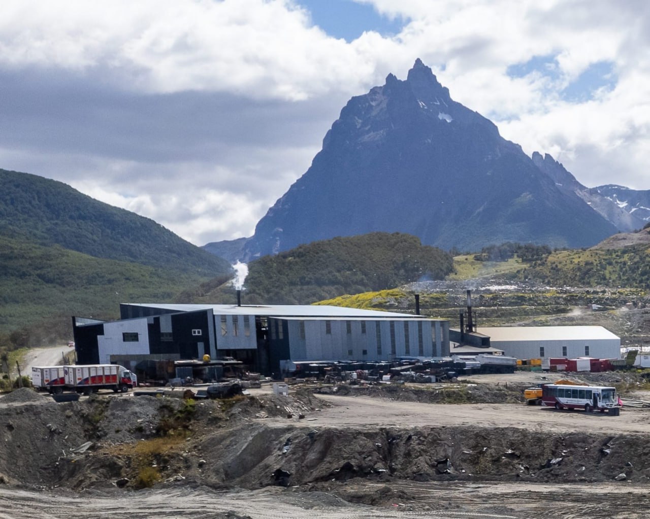 El Gobierno provincial continúa el seguimiento de la situación registrada en instalaciones cercanas al relleno sanitario de Ushuaia