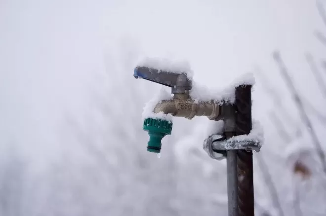 Con la llegada del frio, el Municipio recuerda medidas para cuidar las cañerías y evitar congelamientos