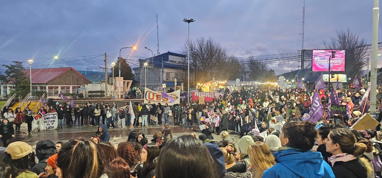 Ni Una Menos en Ushuaia: “La indignación tiene que convertirse en organización y el dolor en fuerza colectiva”