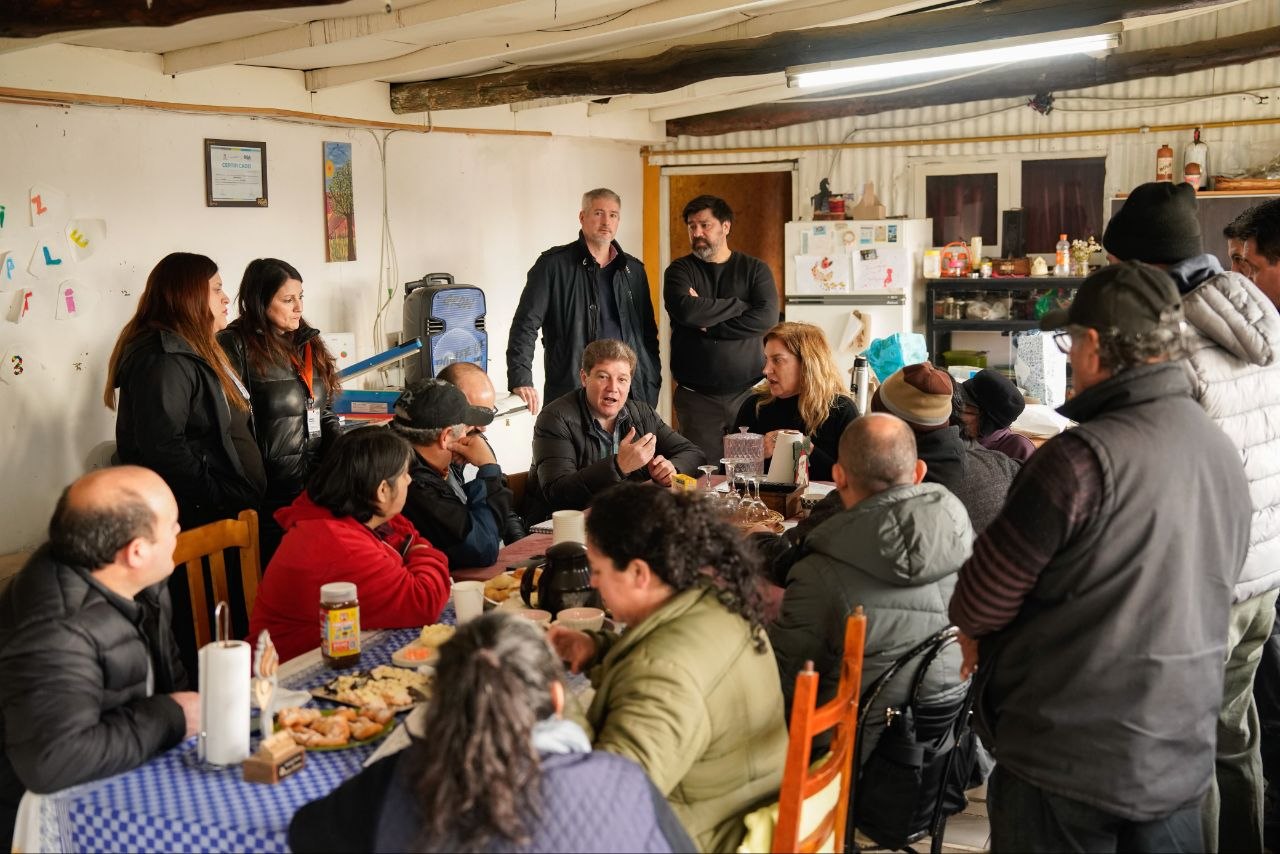 Melella se reunió con productores de la Margen Sur para avanzar en la regularización de tierras y fortalecer su desarrollo productivo