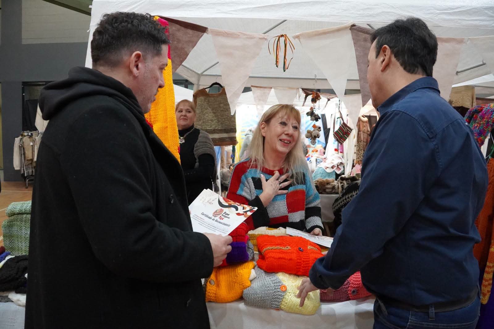 Río Grande participó del Primer Encuentro Binacional de Tejedoras en Río Gallegos