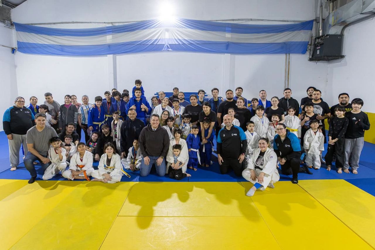 El intendente acompañó a judocas y sus familias en el Dojo Municipal
