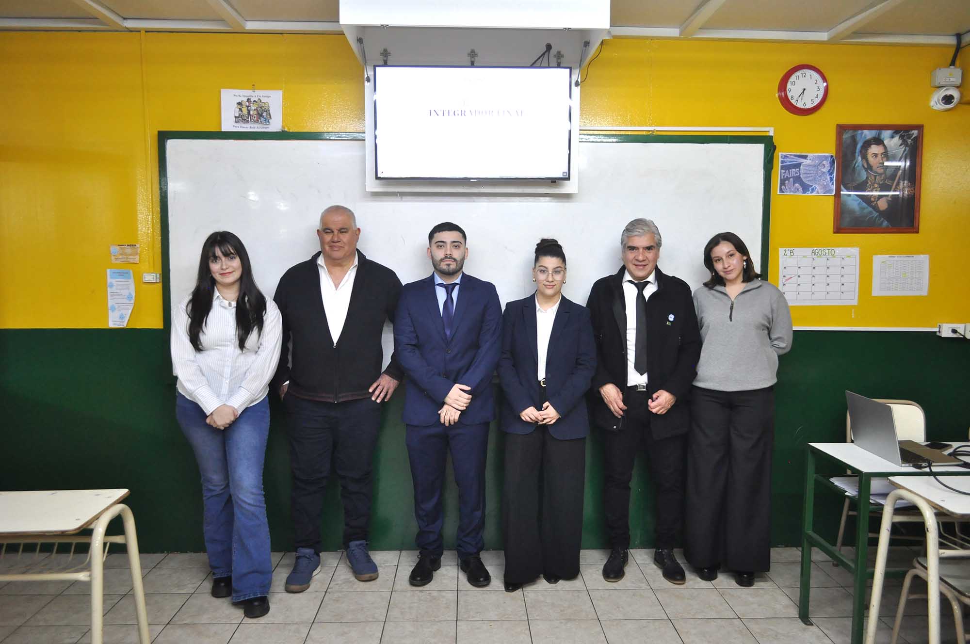 Cinco nuevos profesionales egresaron de la UCES