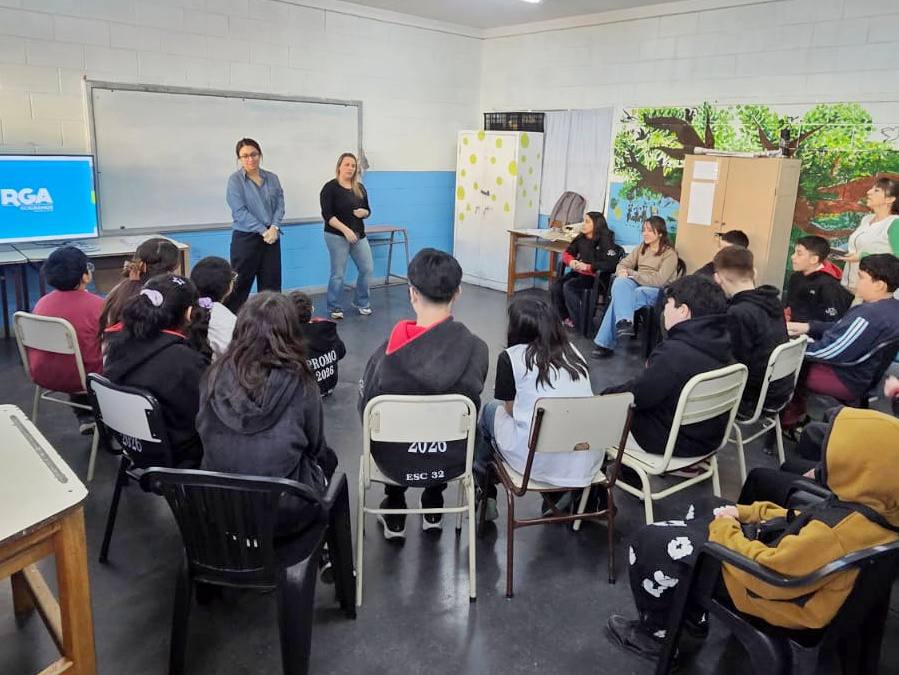 El Municipio promueve herramientas para el cuidado de la salud emocional en las instituciones educativas de la ciudad