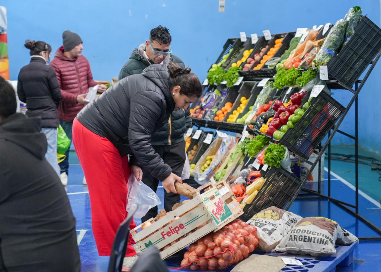 Este domingo, «El Mercado en Tu Barrio» vuelve a acercar productos a precios accesibles